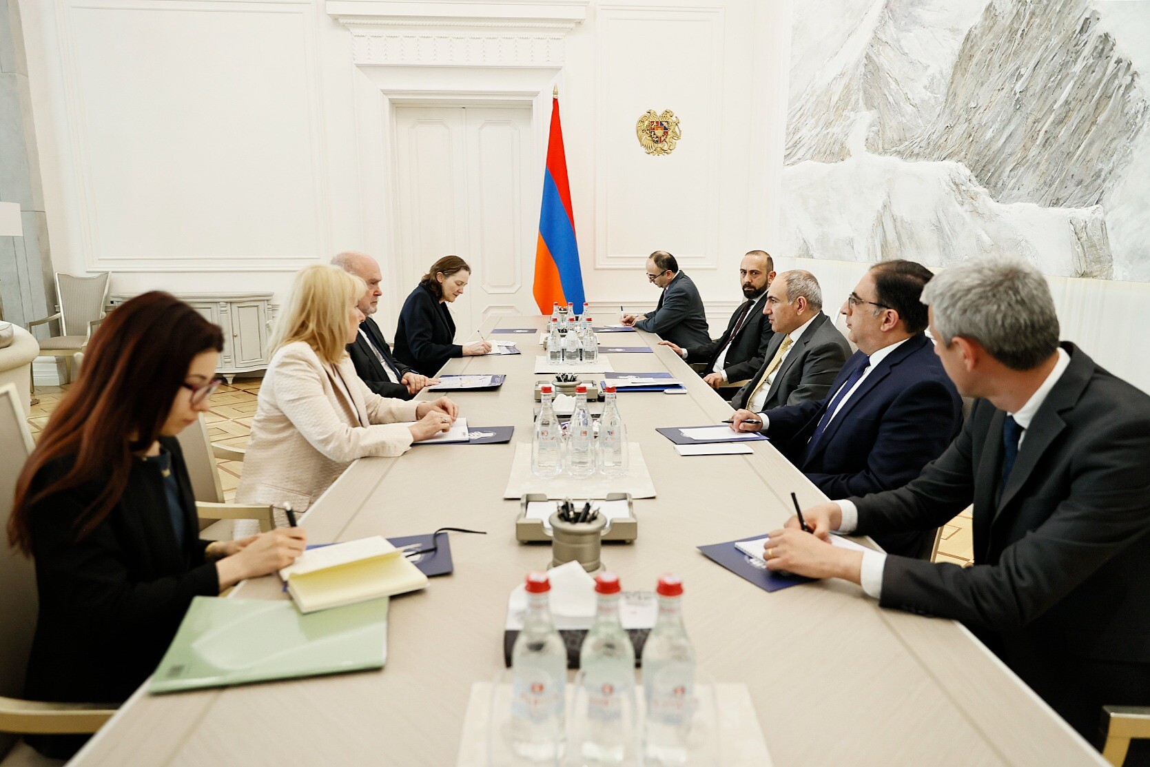 ԵԱՀԿ-ի գլխավոր քարտուղարը խոստացել է օգնել Հայաստանի իշխանություններին գահընկեց անել կաթողիկոսին