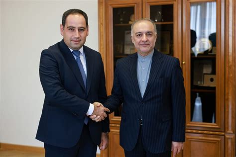 Իրանի նախագահը շնորհակալություն է հայտնել ՀՀ վարչապետին՝ հանգուցյալ առաջնորդի հրաժեշտի արարողությանը մասնակցելու համար